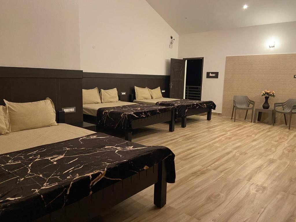 Rr Holiday Inn Kodaikanal Eksteriør billede