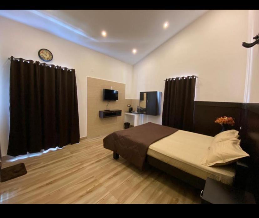 Rr Holiday Inn Kodaikanal Eksteriør billede